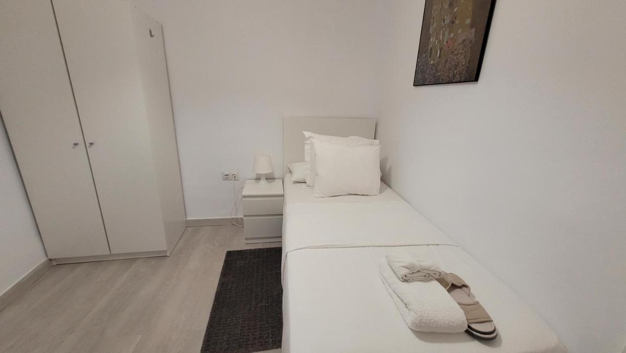 Apartaments B O D Collblanc Л'Успіталет-да-Любрагат Екстер'єр фото